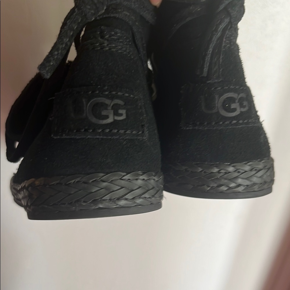 UGG Black Chukka Boots Sleek and Stylish - Picture 2 of 4
